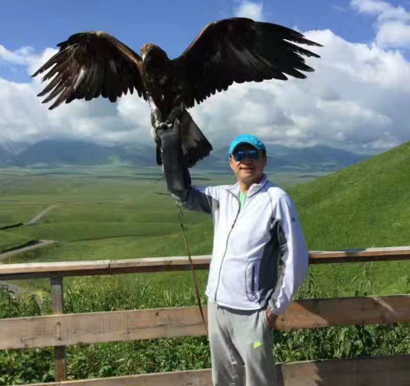 怀抱清风的第一张照片--珠海相亲服务中心