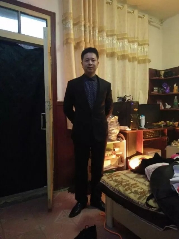 亮亮的第一张照片--珠海相亲服务中心