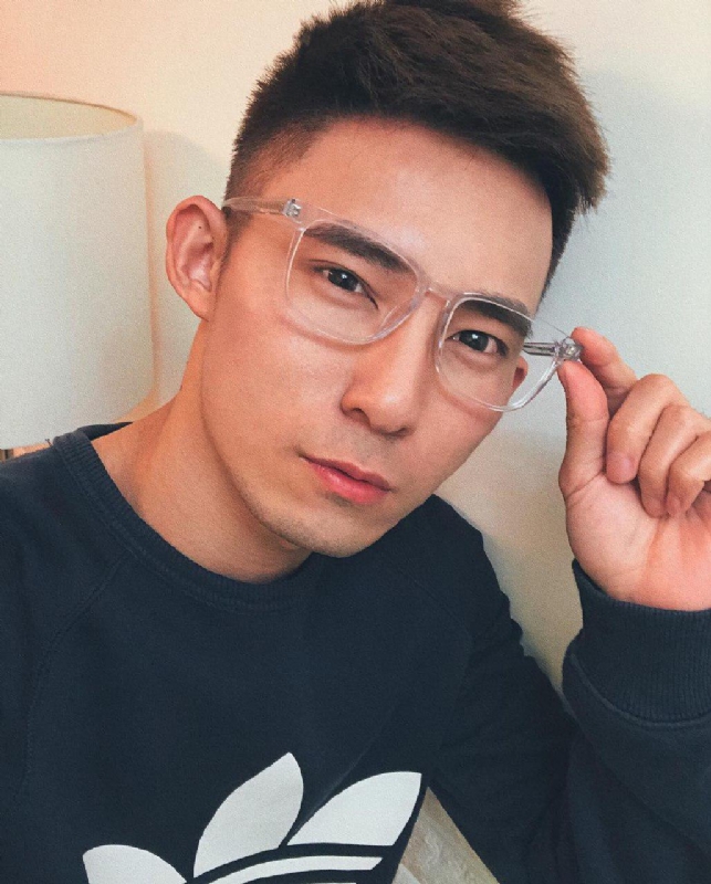 小伟的第一张照片--珠海相亲服务中心