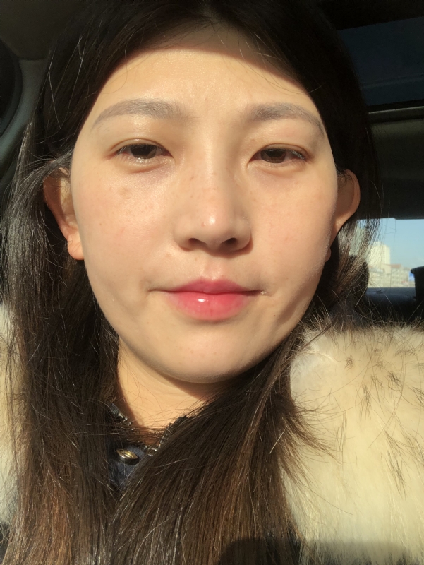 轻闭双眼的第一张照片--珠海相亲服务中心