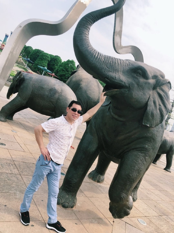 朝望大海的第三张照片--珠海相亲服务中心