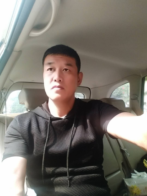 深爱的疯子的第一张照片--珠海相亲服务中心