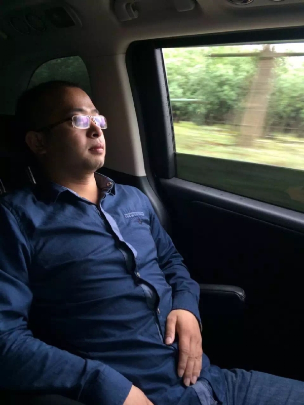 世界那么大的第三张照片--珠海相亲服务中心