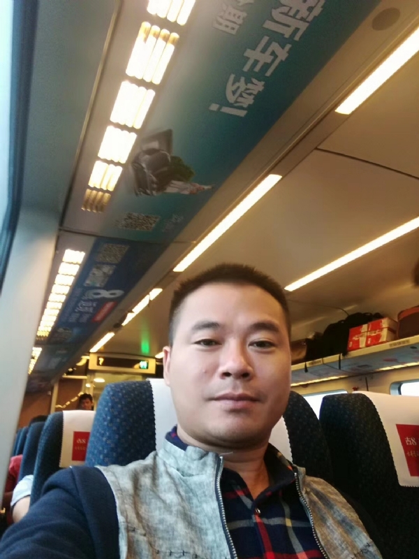 等爱的人的第一张照片--珠海相亲服务中心