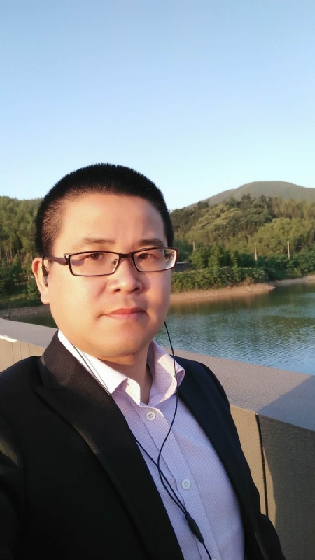 顾律师的第三张照片--珠海相亲服务中心