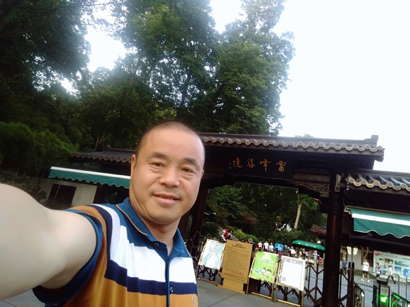 夏雨晨紫的第一张照片--珠海相亲服务中心