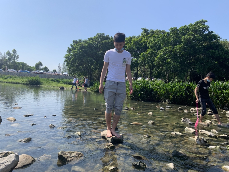 放假吃鸡的第二张照片--珠海相亲服务中心