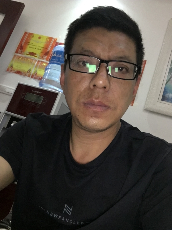 牵手的第三张照片--珠海相亲服务中心