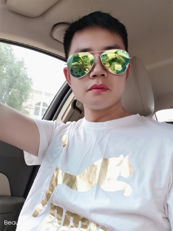 奋斗的第一张照片--珠海相亲服务中心