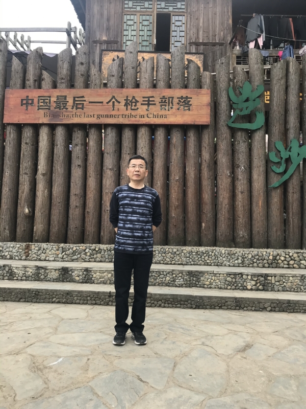 屯里的富豪的第一张照片--珠海相亲服务中心