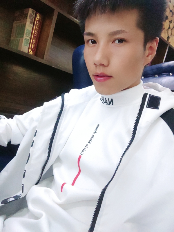 梁辞的第一张照片--珠海相亲服务中心