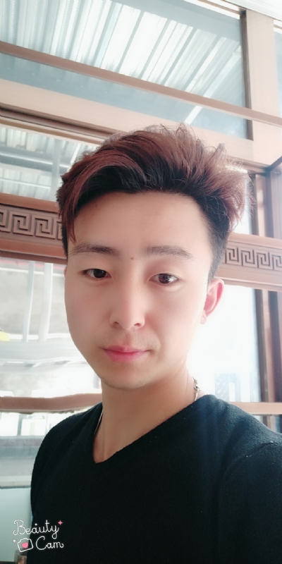 拼命微笑的第二张照片--珠海相亲服务中心