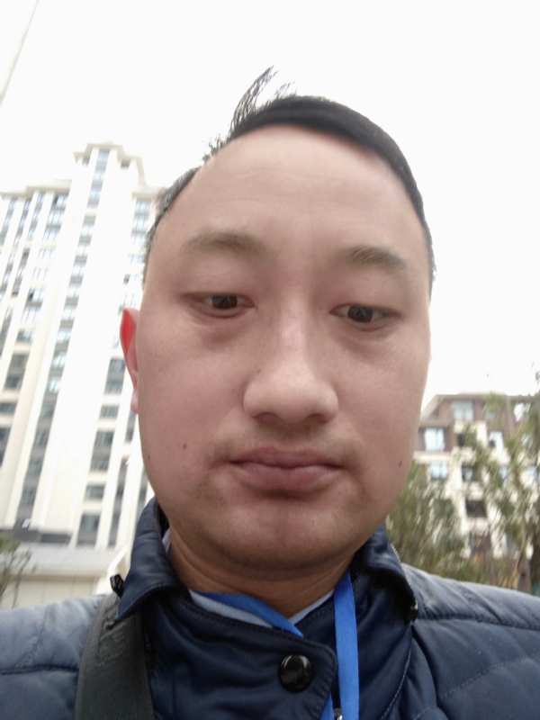 老男人的第一张照片--珠海相亲服务中心