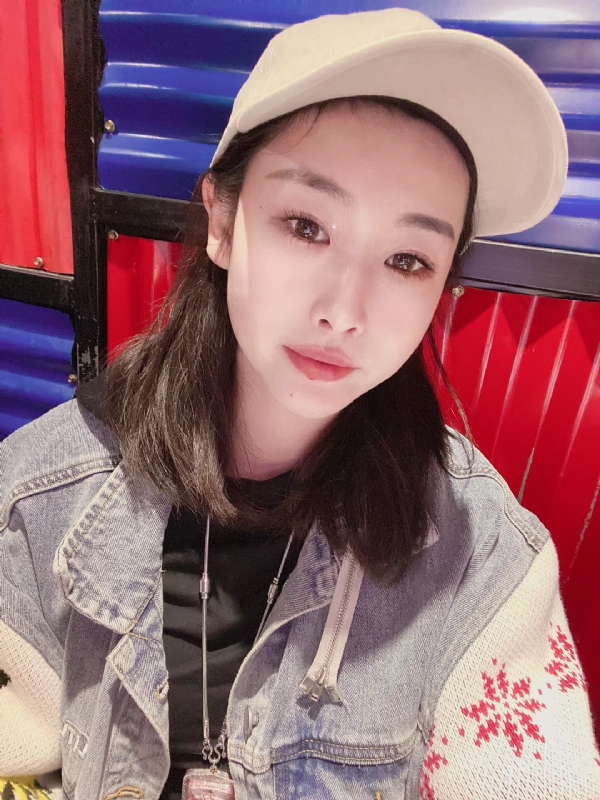 玲珑的第一张照片--珠海相亲服务中心