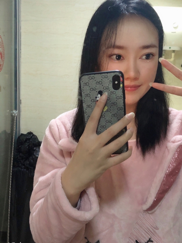 叶落知秋的第一张照片--珠海相亲服务中心