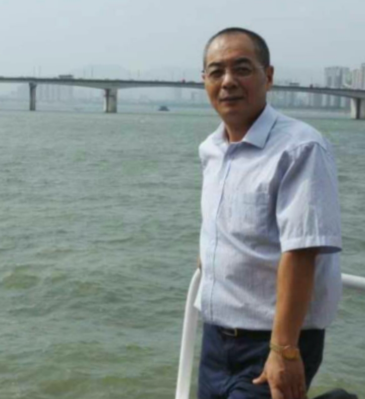 辛民的第二张照片--珠海相亲服务中心