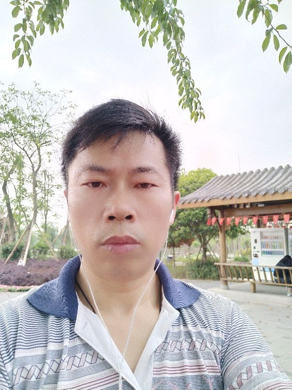 一个人的孤单的第一张照片--珠海相亲服务中心