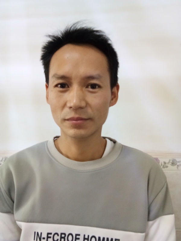 单亲爸爸的第一张照片--珠海相亲服务中心