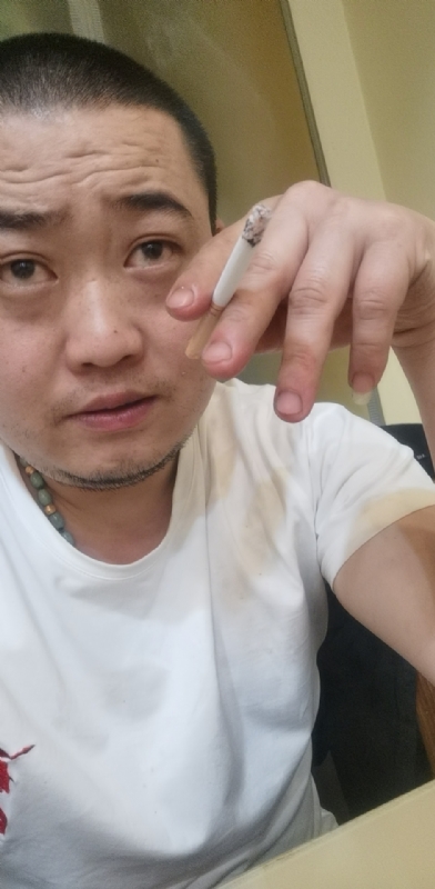 孤独的螃蟹的第一张照片--珠海相亲服务中心