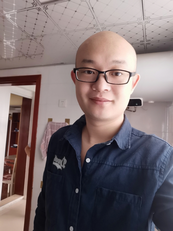 凝望远方的第一张照片--珠海相亲服务中心