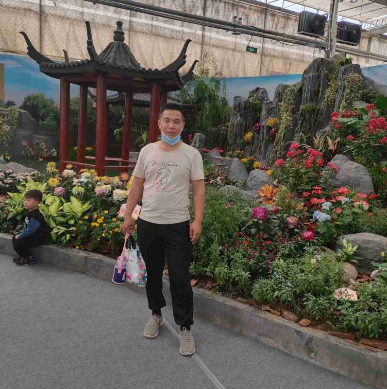 受伤的痴情男的第一张照片--珠海相亲服务中心