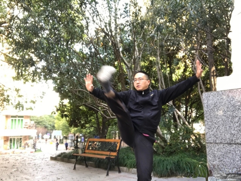 自故深情好受伤的第三张照片--珠海相亲服务中心