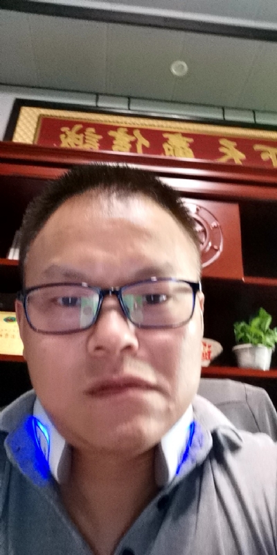 模具工匠的第一张照片--珠海相亲服务中心