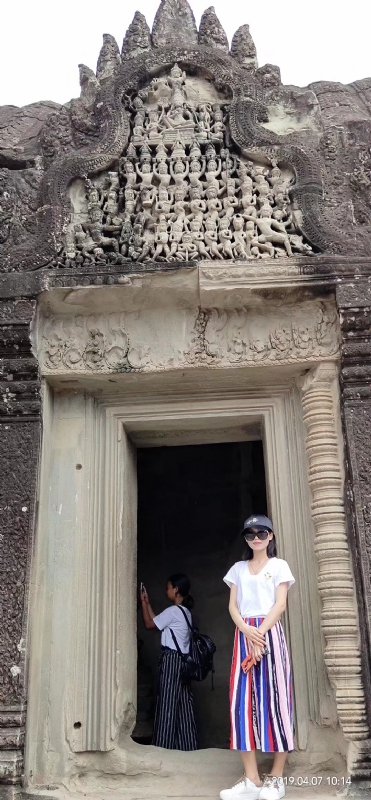 桃花与酒的第一张照片--珠海相亲服务中心