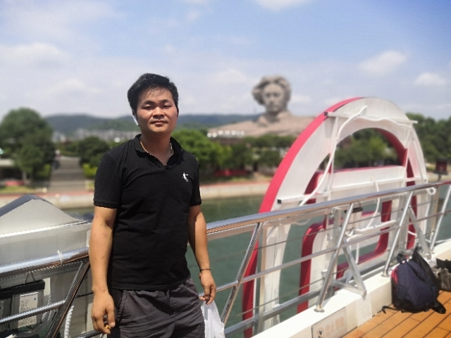 龙的传人的第一张照片--珠海相亲服务中心