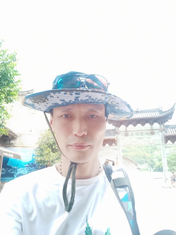 童群海的第一张照片--珠海相亲服务中心