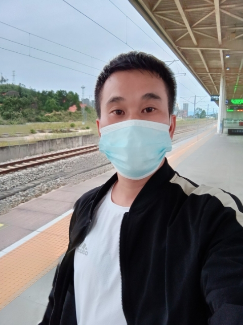 小李的第一张照片--珠海相亲服务中心