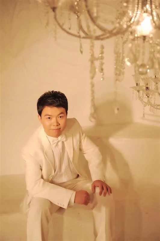 龙樱花的第一张照片--珠海相亲服务中心