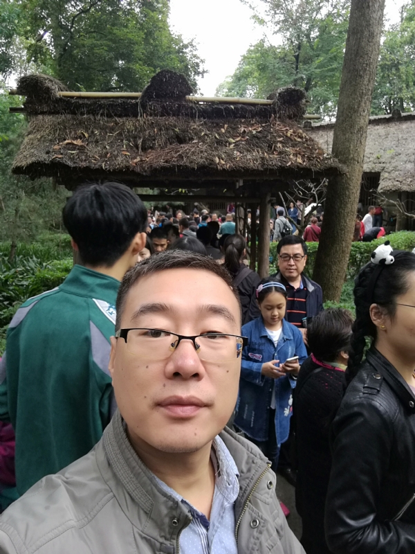 撑起一片天的第一张照片--珠海相亲服务中心