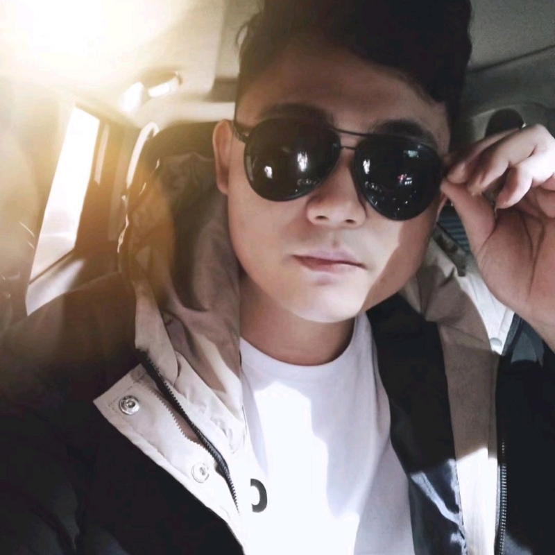 高大威武的第二张照片--珠海相亲服务中心