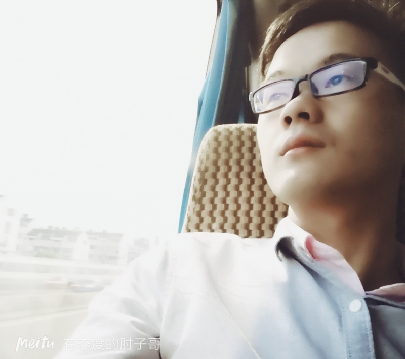 尹骏的第三张照片--珠海相亲服务中心