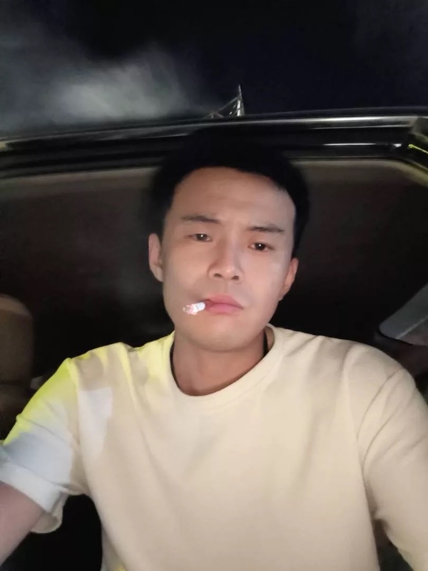 爱睡觉的土拨鼠的第一张照片--珠海相亲服务中心