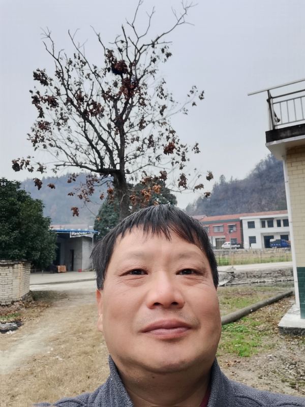 苏众青春冲浪的第一张照片--珠海相亲服务中心