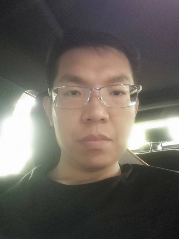 小黑包的第二张照片--珠海相亲服务中心