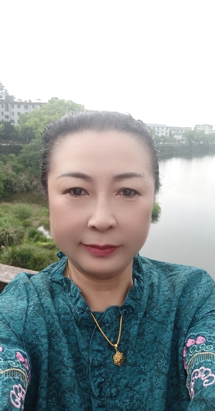 雨中情的第一张照片--珠海相亲服务中心