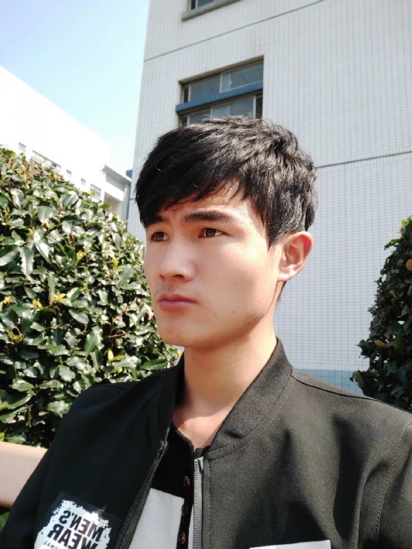 阳光男孩的第四张照片--珠海相亲服务中心