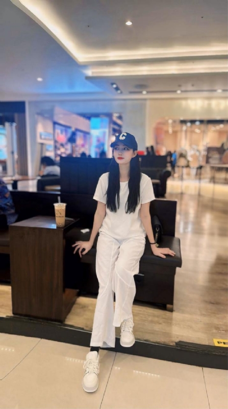 卖火柴的小女孩的第一张照片--珠海相亲服务中心