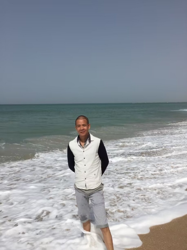 飞雪飘零的第二张照片--珠海相亲服务中心