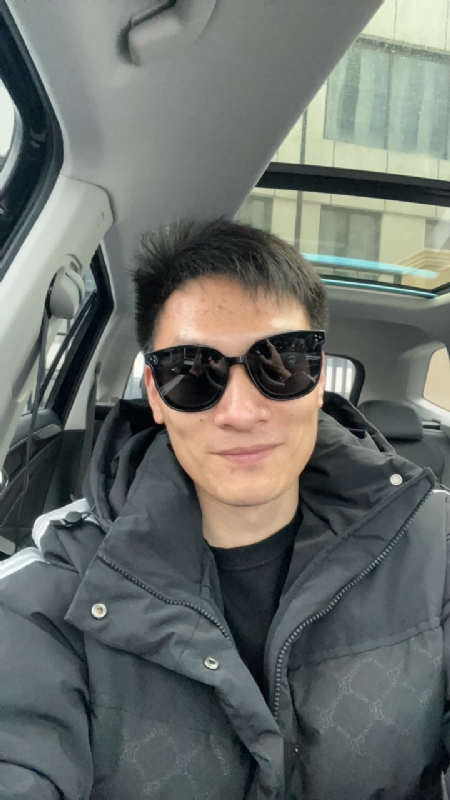 男孩的第一张照片--珠海相亲服务中心