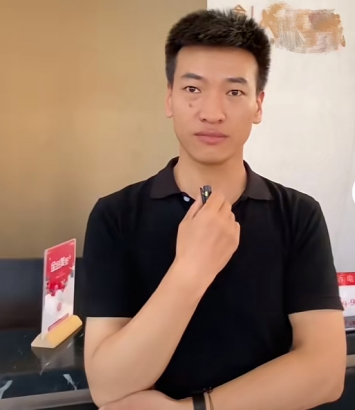 一杯梁白开的第一张照片--珠海相亲服务中心