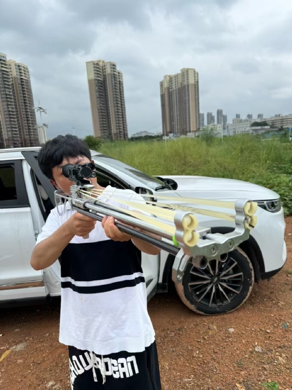 凌其飞的第四张照片--珠海相亲服务中心