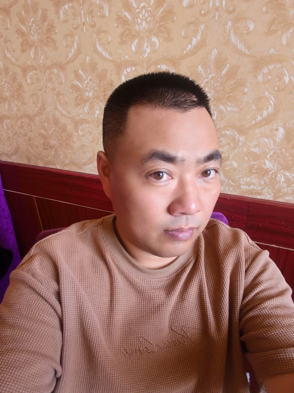 擦亮眼睛向前看的第一张照片--珠海相亲服务中心