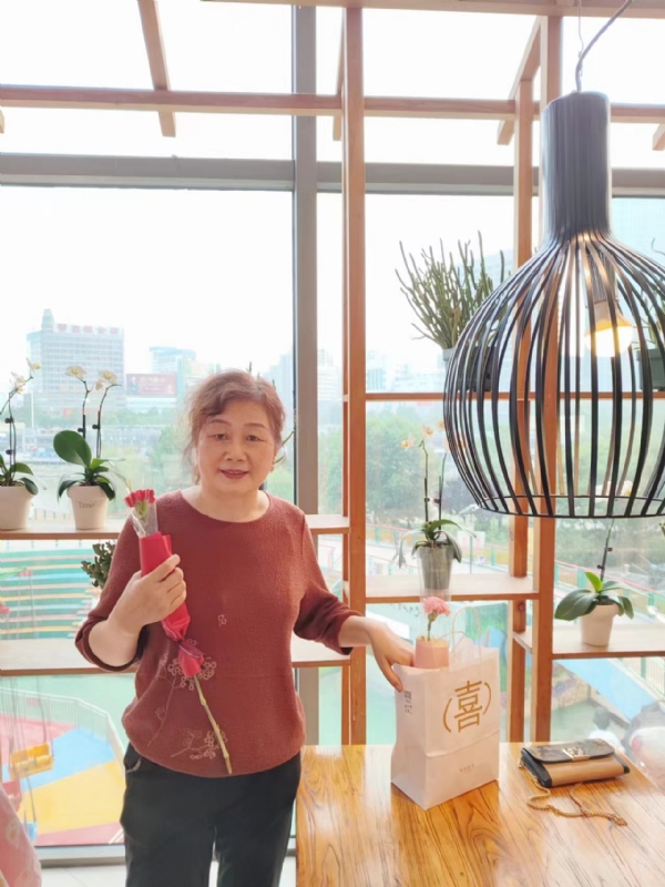 静香的第一张照片--珠海相亲服务中心