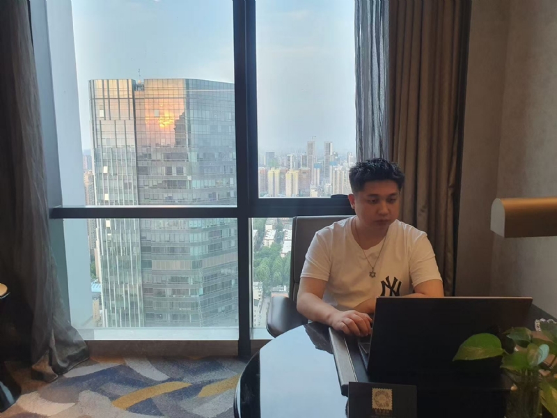 ying的第一张照片--珠海相亲服务中心