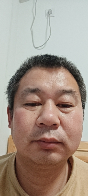 龙万的第一张照片--珠海相亲服务中心