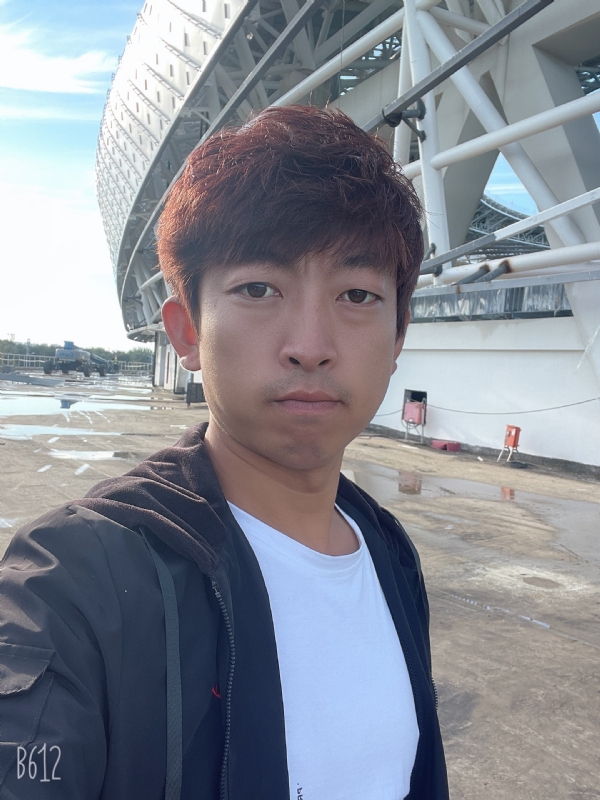 绅士大男孩的第一张照片--珠海相亲服务中心